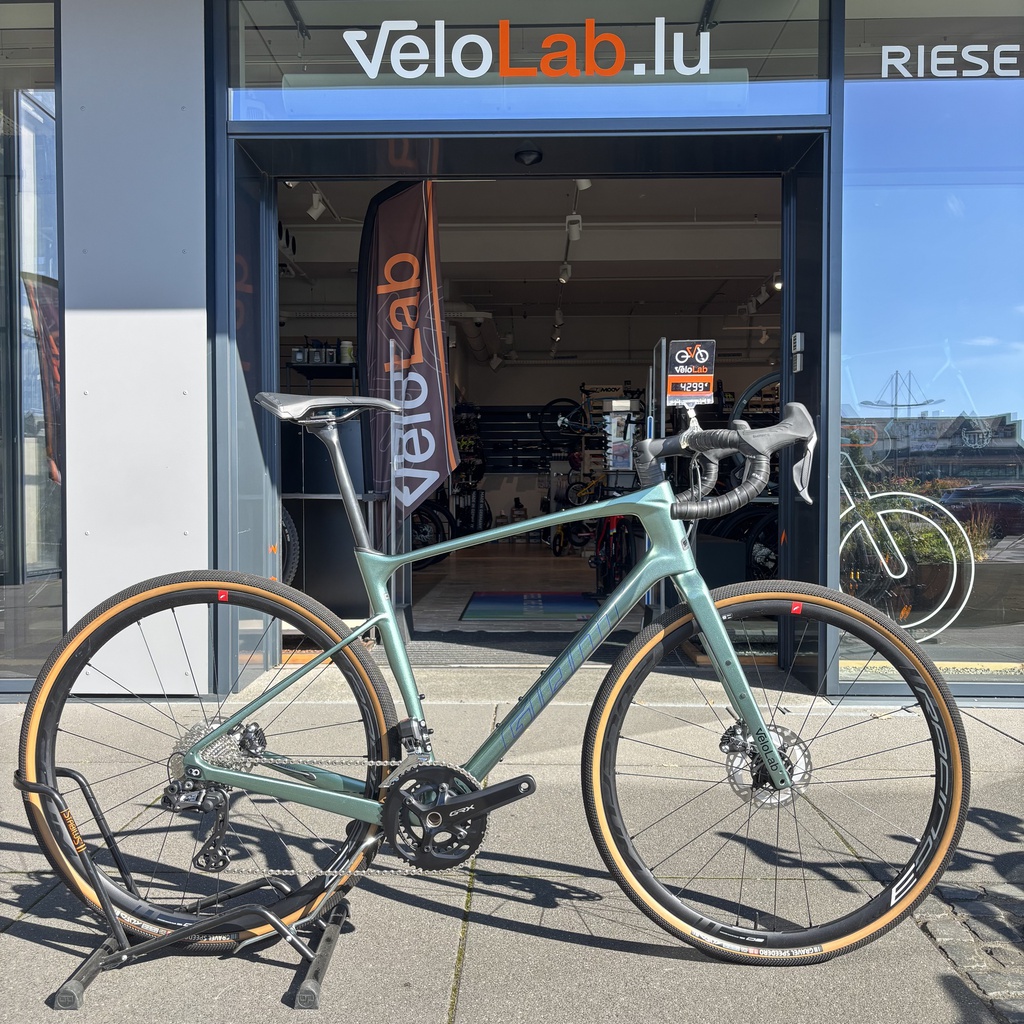 GIANT REVOLT ADVANCED PRO 1 2025